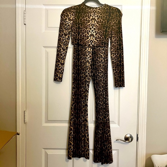 Leopard outfit π€π - Picture 2 of 4